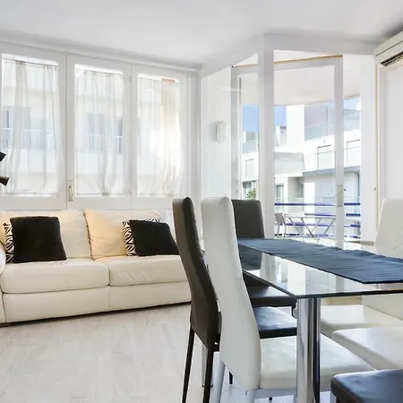 Apartamento Laura Apartment *